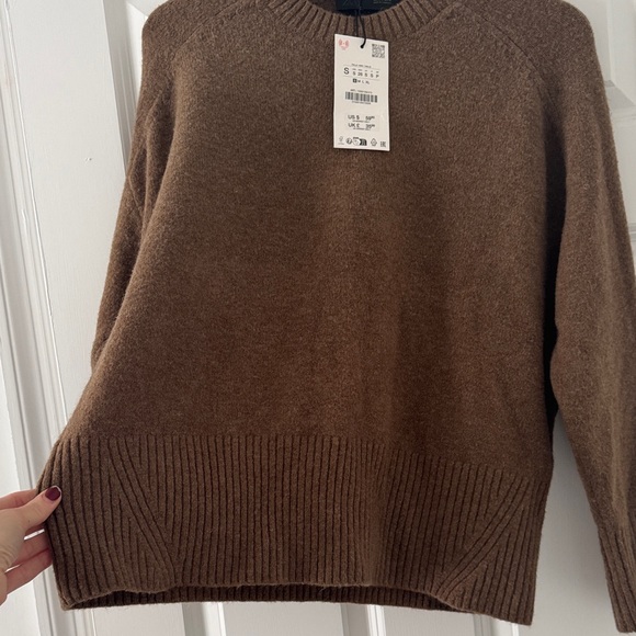 Zara Women’s Rich Brown Crewneck Sweater - Picture 3 of 5